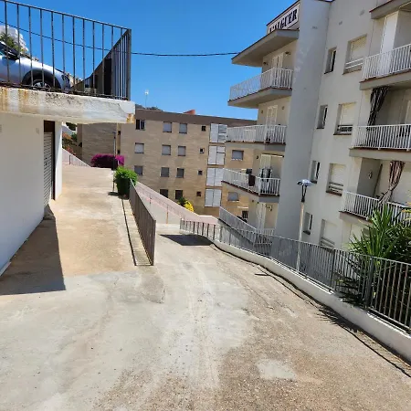 Les Pieds Dans L'eau, La Tete Dans Les Nuages, Apartment *